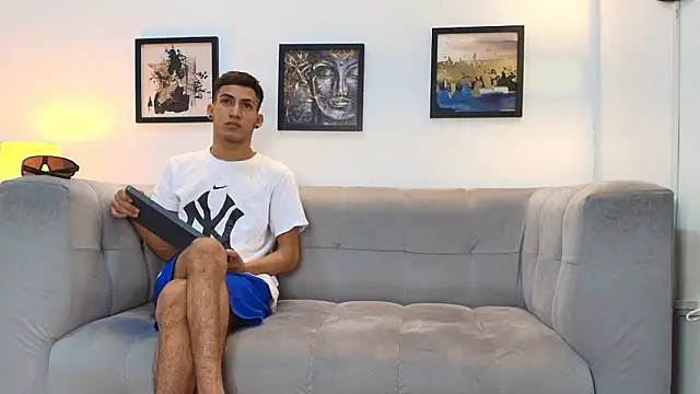 Snapshot of DIAMOND_BLACKS chatting on January 14, 2026, 7:14 am DIAMOND BLACKS online show from January 14, 2026, 7:14 am