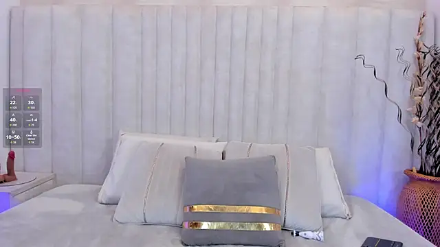 Snapshot of im_ariana_ chatting on May 23, 2026, 8:13 pm im ariana online show from May 23, 2026, 8:13 pm