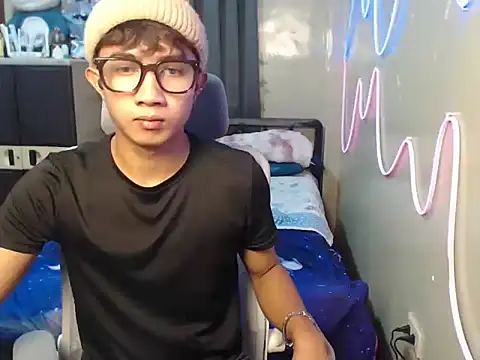 Snapshot of Ur_hottestjonny chatting on June 18, 2026, 10:41 am Ur hottestjonny online show from June 18, 2026, 10:41 am