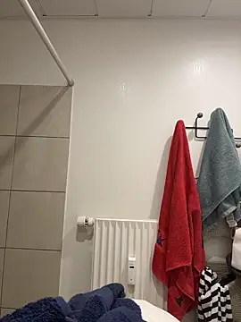 SilkyMira online show from February 2, 2026, 11:47 pm