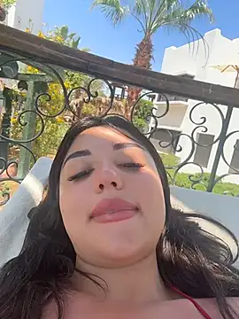 Snapshot of SilkyMira chatting on April 28, 2026, 10:09 am SilkyMira online show from April 28, 2026, 10:09 am