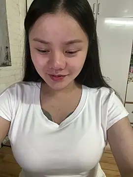 leo-kitty online show from April 14, 2026, 2:56 pm