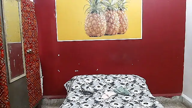 Lovelycouple25 online show from April 5, 2026, 6:21 am