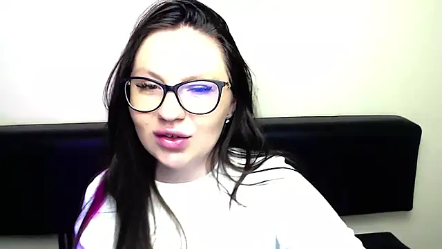 Snapshot of LiliaErmi chatting on May 15, 2026, 9:16 am LiliaErmi online show from May 15, 2026, 9:16 am