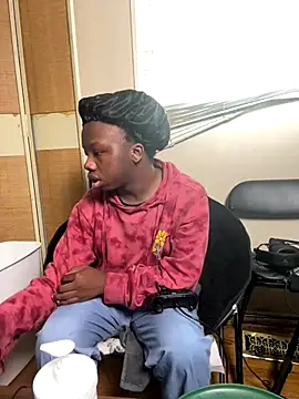 YourLittleBoyfriend online show from December 17, 2025, 3:40 pm