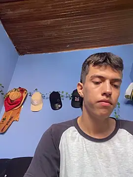 Juan Gomezz26 online show from March 19, 2026, 8:24 pm