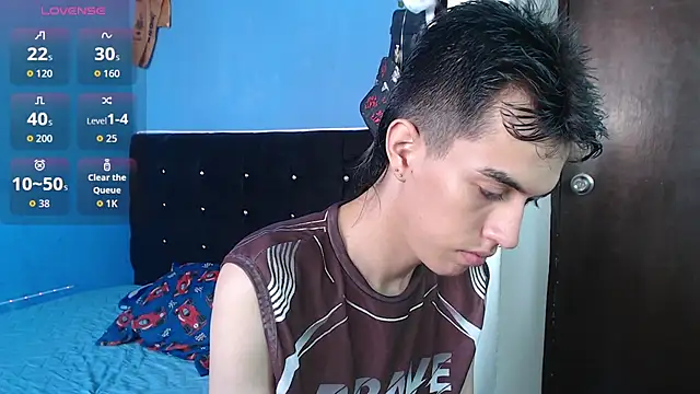 Juan Gomezz26 online show from May 14, 2026, 9:21 pm
