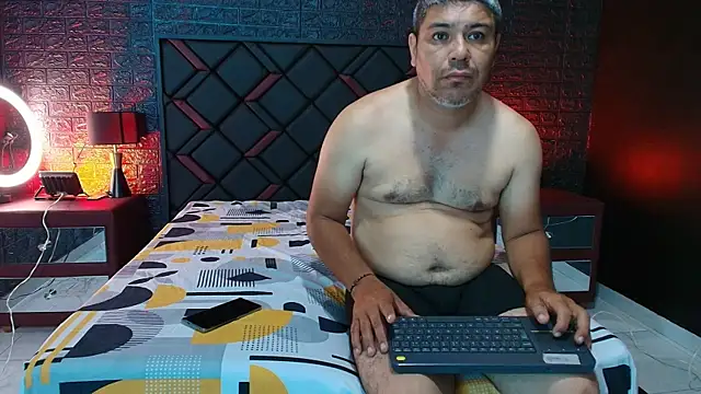 Snapshot of DanteYCeleste chatting on December 21, 2025, 2:24 pm DanteYCeleste online show from December 21, 2025, 2:24 pm