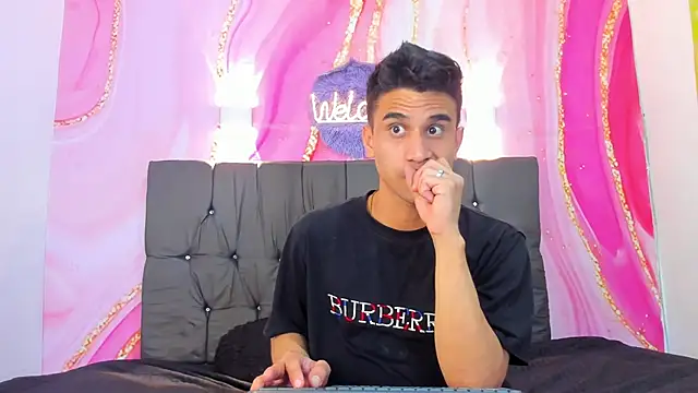 Hot Boys 69 online show from January 14, 2026, 7:14 am