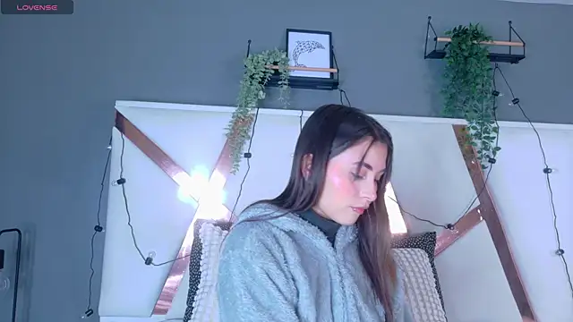 Miia Anderson online show from February 15, 2026, 12:25 pm