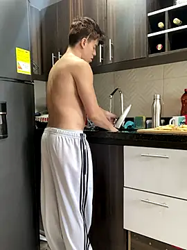 Snapshot of maxxcooper1 chatting on December 15, 2025, 8:13 pm maxxcooper1 online show from December 15, 2025, 8:13 pm