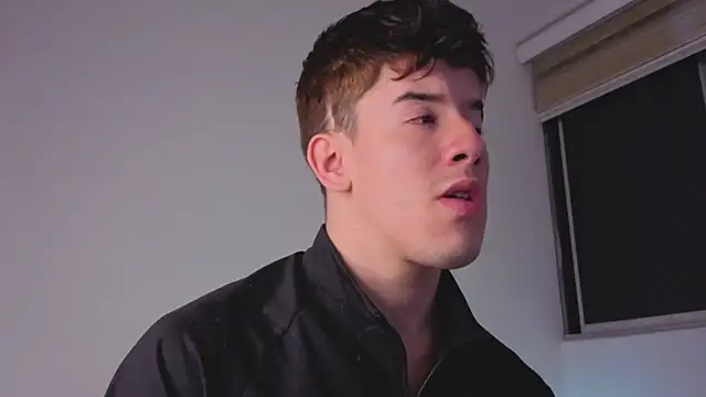 Snapshot of maxxcooper1 chatting on December 18, 2025, 7:36 am maxxcooper1 online show from December 18, 2025, 7:36 am