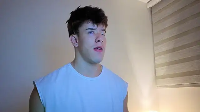 Snapshot of maxxcooper1 chatting on December 23, 2025, 6:11 am maxxcooper1 online show from December 23, 2025, 6:11 am