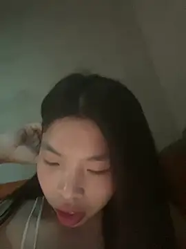 Snapshot of lux-su chatting on April 5, 2026, 1:14 am lux-su online show from April 5, 2026, 1:14 am