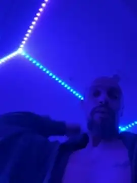 faces818 online show from April 25, 2026, 2:14 am