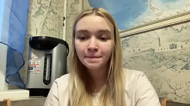 Snapshot of Leifuture chatting on June 3, 2026, 2:33 pm Leifuture online show from June 3, 2026, 2:33 pm