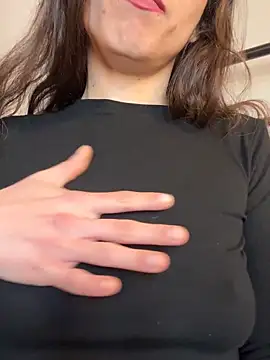 YourSlutQueen online show from March 6, 2026, 9:50 am