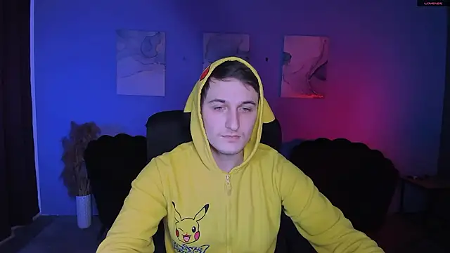 Snapshot of beauty_liam chatting on February 9, 2026, 8:02 pm beauty liam online show from February 9, 2026, 8:02 pm