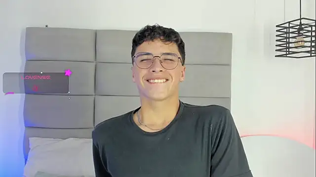 JoshClaarktt online show from April 2, 2026, 4:10 am