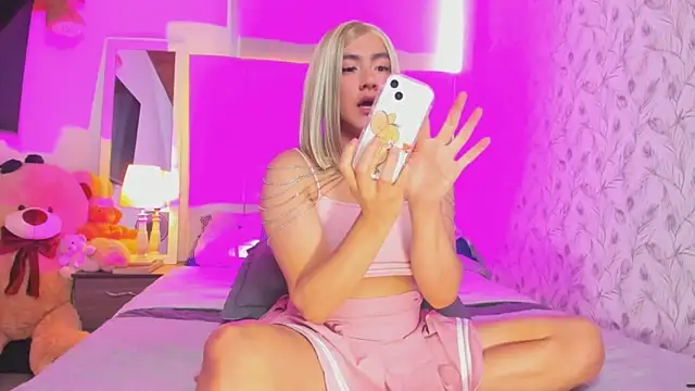 TaylorSweetI online show from February 15, 2026, 6:59 pm