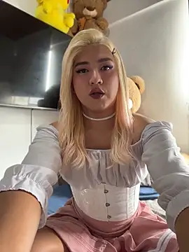 Snapshot of TaylorSweetI chatting on May 25, 2026, 2:34 pm TaylorSweetI online show from May 25, 2026, 2:34 pm