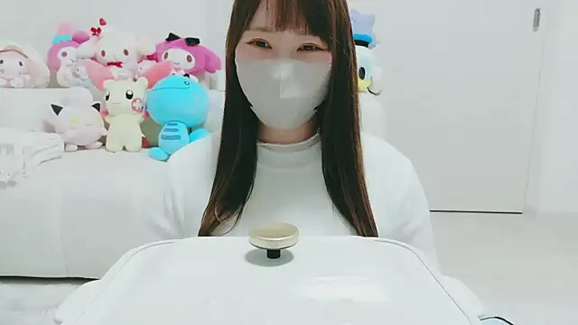 yuyuchan   online show from March 7, 2026, 10:23 am