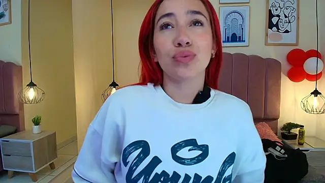 Snapshot of Celestee15_ chatting on March 17, 2026, 11:24 am Celestee15 online show from March 17, 2026, 11:24 am