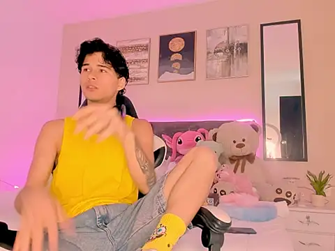 Snapshot of back_thomson chatting on February 22, 2026, 7:23 pm back thomson online show from February 22, 2026, 7:23 pm