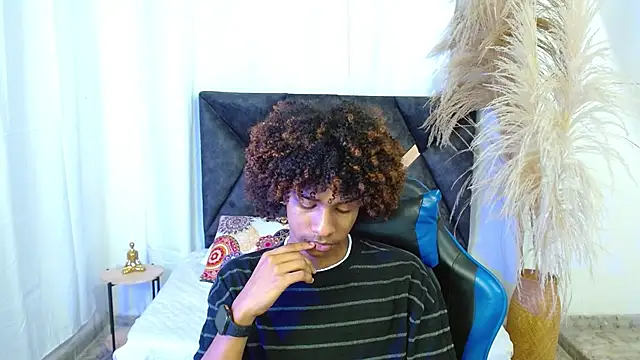 angelll18  online show from February 21, 2026, 8:54 pm