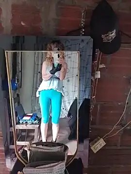 Esterlindez online show from March 10, 2026, 7:08 pm