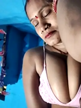 Akanksha soni online show from April 11, 2026, 7:51 pm