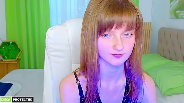 Miss Alisa  online show from April 5, 2026, 3:53 pm