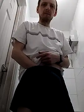 Snapshot of CrookedBunk3527 chatting on April 3, 2026, 4:43 am CrookedBunk3527 online show from April 3, 2026, 4:43 am