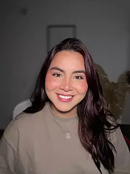 Snapshot of Zarahs_Blare1 chatting on April 21, 2026, 1:42 am Zarahs Blare1 online show from April 21, 2026, 1:42 am