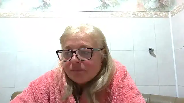 Snapshot of LinaLight88 chatting on May 29, 2026, 7:56 pm LinaLight88 online show from May 29, 2026, 7:56 pm