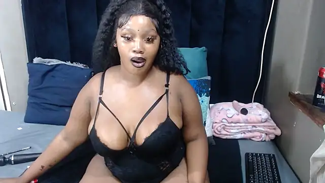 Snapshot of THICKBARBIE32 chatting on May 13, 2026, 10:49 pm THICKBARBIE32 online show from May 13, 2026, 10:49 pm