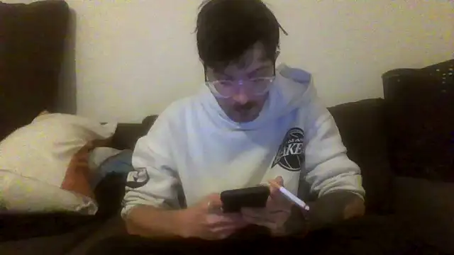 Snapshot of atreus69big chatting on May 7, 2026, 8:14 pm atreus69big online show from May 7, 2026, 8:14 pm