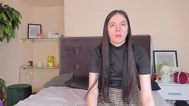 AdrianaCult online show from February 25, 2026, 6:23 am