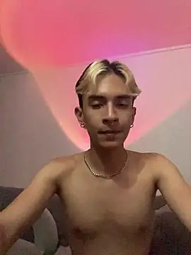 Dracco Velour  online show from March 1, 2026, 7:38 pm