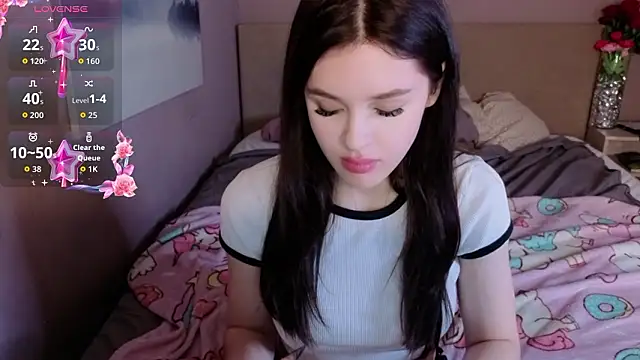 Holly  Bush online show from February 23, 2026, 3:42 pm