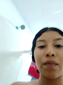 Snapshot of Lunita_sian chatting on December 22, 2025, 7:33 pm Lunita sian online show from December 22, 2025, 7:33 pm
