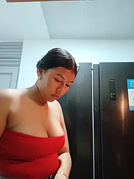 Snapshot of Lunita_sian chatting on June 14, 2026, 1:58 am Lunita sian online show from June 14, 2026, 1:58 am