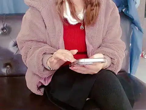 Snapshot of Midu_9x chatting on February 4, 2026, 3:56 am Midu 9x online show from February 4, 2026, 3:56 am