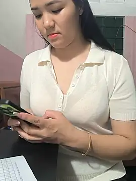 Snapshot of Sisilaydy_01 chatting on July 1, 2026, 5:12 pm Sisilaydy 01 online show from July 1, 2026, 5:12 pm