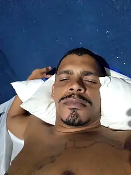 marreta240675 online show from April 13, 2026, 11:16 am