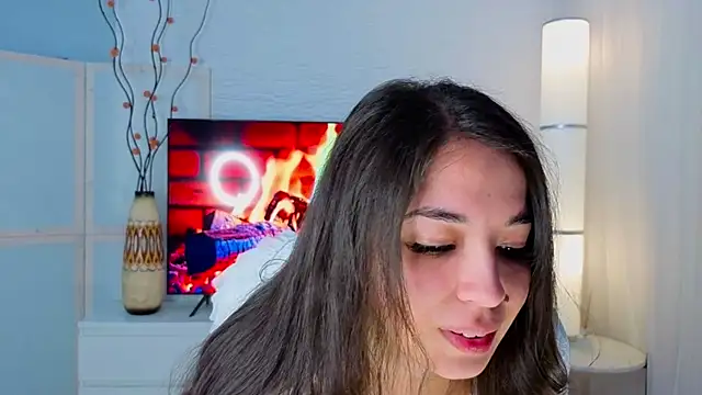 Snapshot of EmmyNoel chatting on May 28, 2026, 7:11 pm EmmyNoel online show from May 28, 2026, 7:11 pm