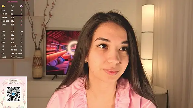Snapshot of EmmyNoel chatting on June 2, 2026, 7:05 pm EmmyNoel online show from June 2, 2026, 7:05 pm