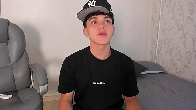  TaylorBlack online show from March 29, 2026, 11:43 am