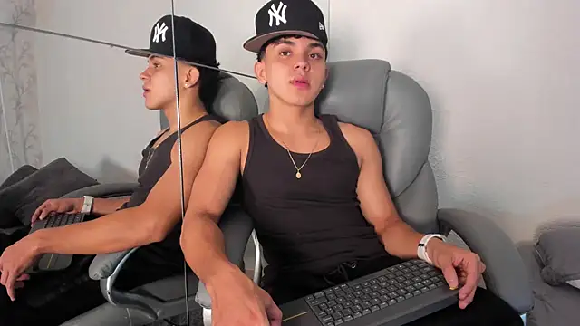  TaylorBlack online show from April 8, 2026, 11:43 am