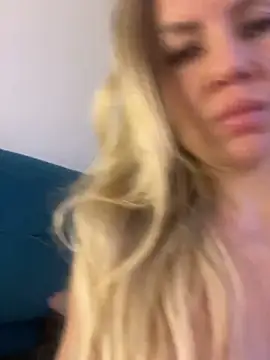 Snapshot of Natalia_Fit chatting on April 23, 2026, 4:57 am Natalia Fit online show from April 23, 2026, 4:57 am